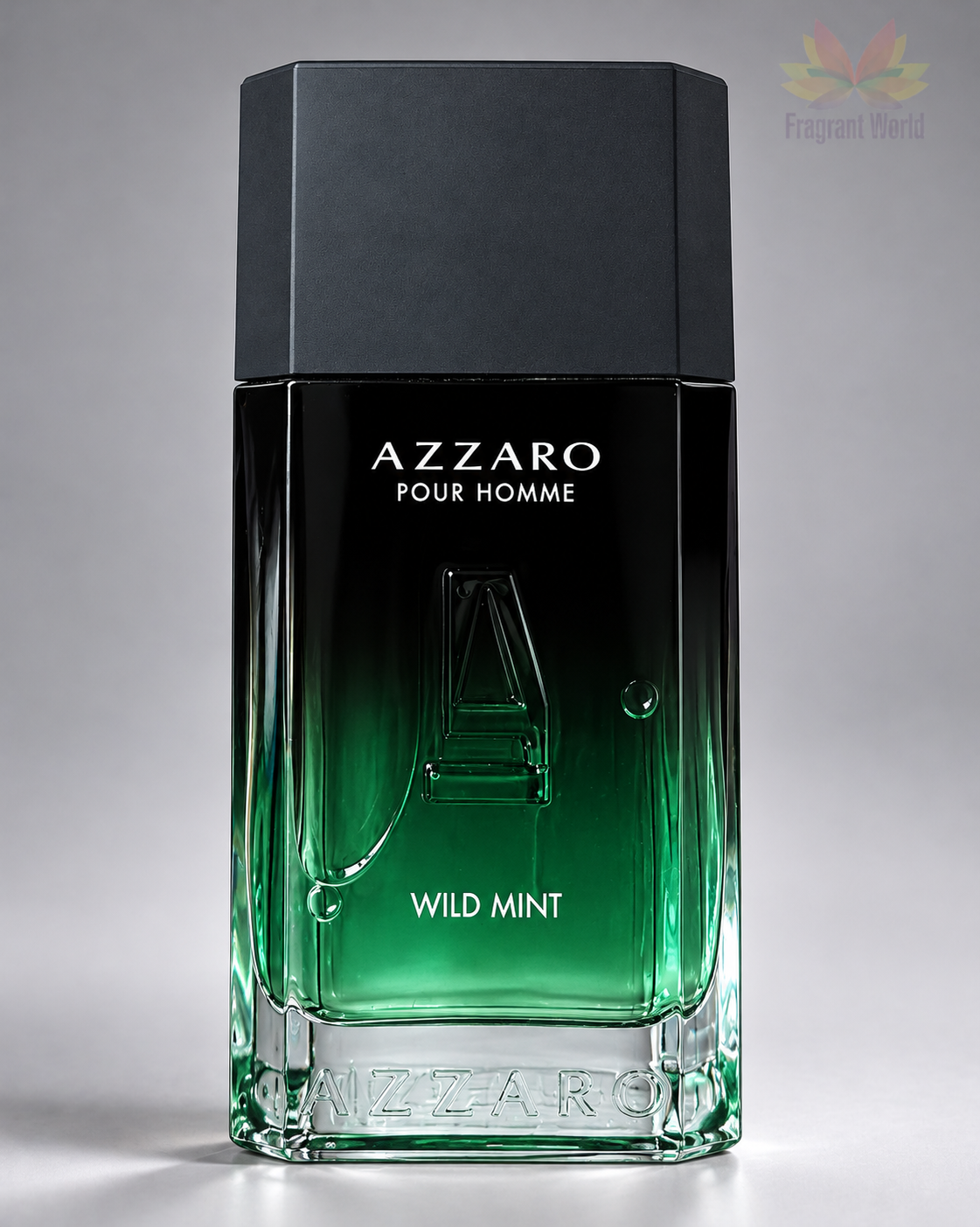 Azzaro Pour Homme Wild Mint em fundo cinzento