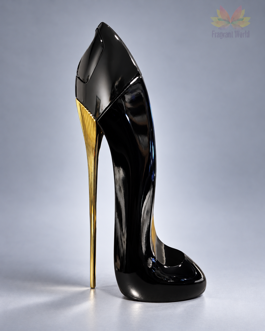 Carolina Herrera good girl — frasco em fundo cinzento