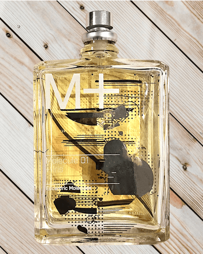 Escentric Molecules MOLECULE 01 + IRIS