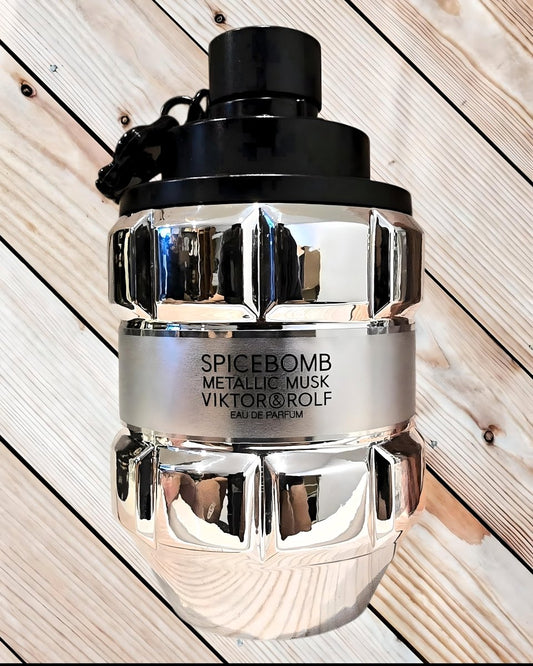 Viktor & Rolf SPICEBOMB METALLIC MUSK